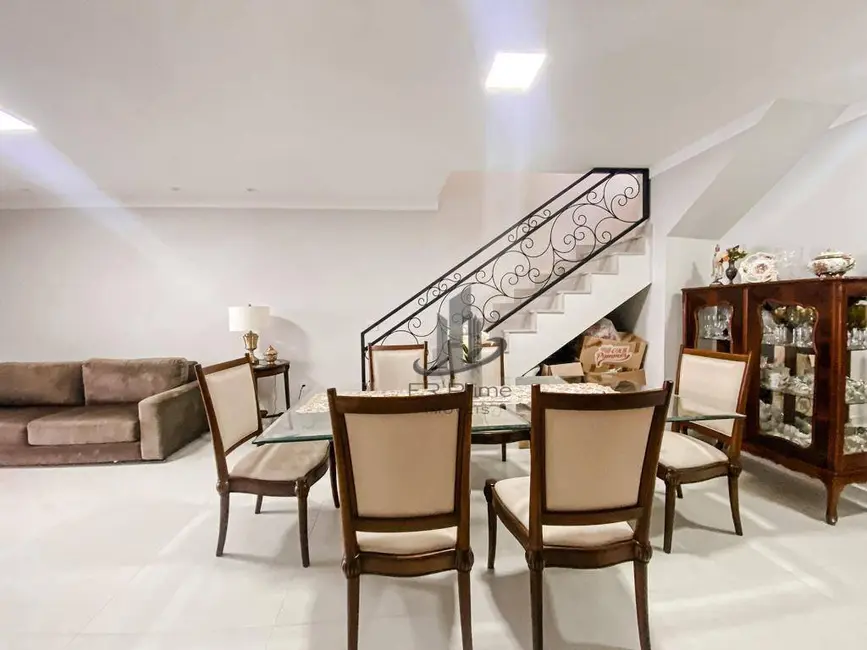 Casa com 3 quartos à venda, 150m2 em Jardim Belvedere, Volta Redonda - RJ - imagem 8 Foto 8 de Casa com 3 quartos à venda, 150m2 em Jardim Belvedere, Volta Redonda - RJ
