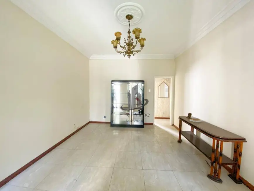 Foto 2 de Casa com 4 quartos à venda, 280m2 em Vila Santa Cecília, Volta Redonda - RJ