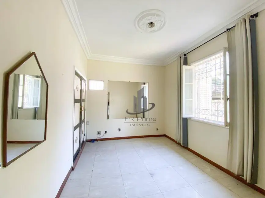 Casa com 4 quartos à venda, 280m2 em Vila Santa Cecília, Volta Redonda - RJ - imagem 8 Foto 8 de Casa com 4 quartos à venda, 280m2 em Vila Santa Cecília, Volta Redonda - RJ