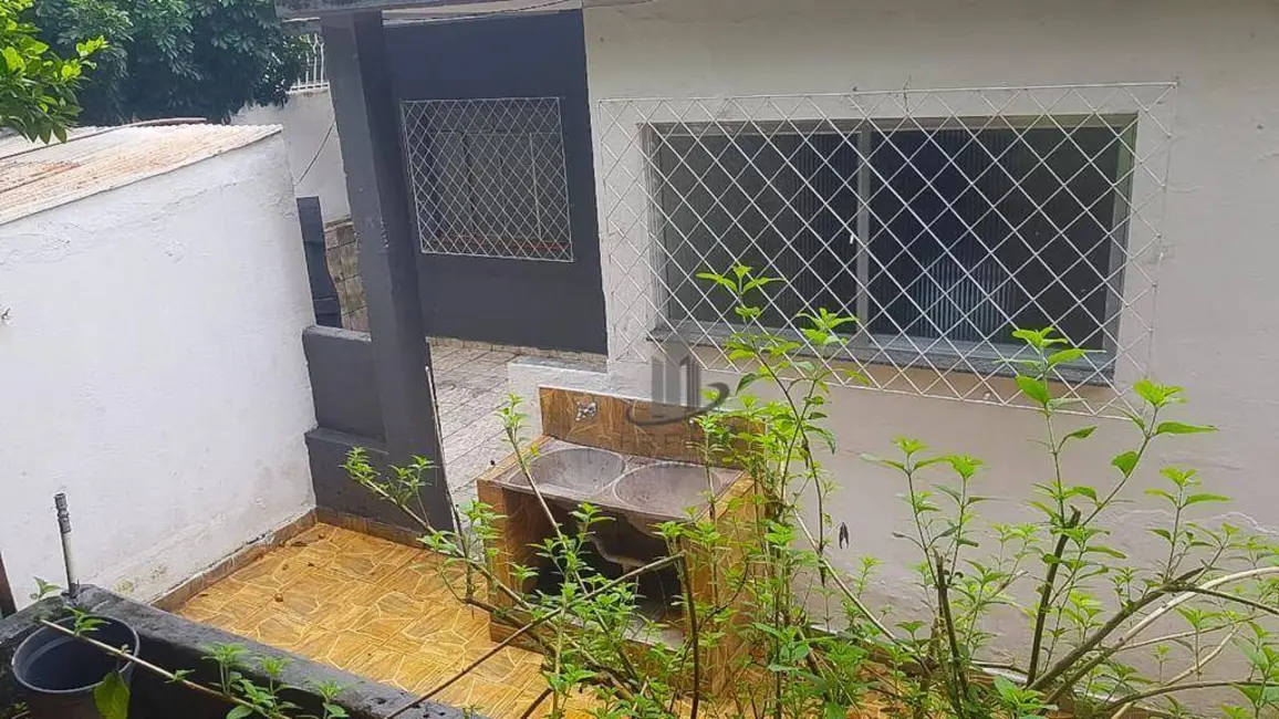 Casa com 3 quartos à venda, 350m2 em Jardim Amália, Volta Redonda - RJ - imagem 6 Foto 6 de Casa com 3 quartos à venda, 350m2 em Jardim Amália, Volta Redonda - RJ