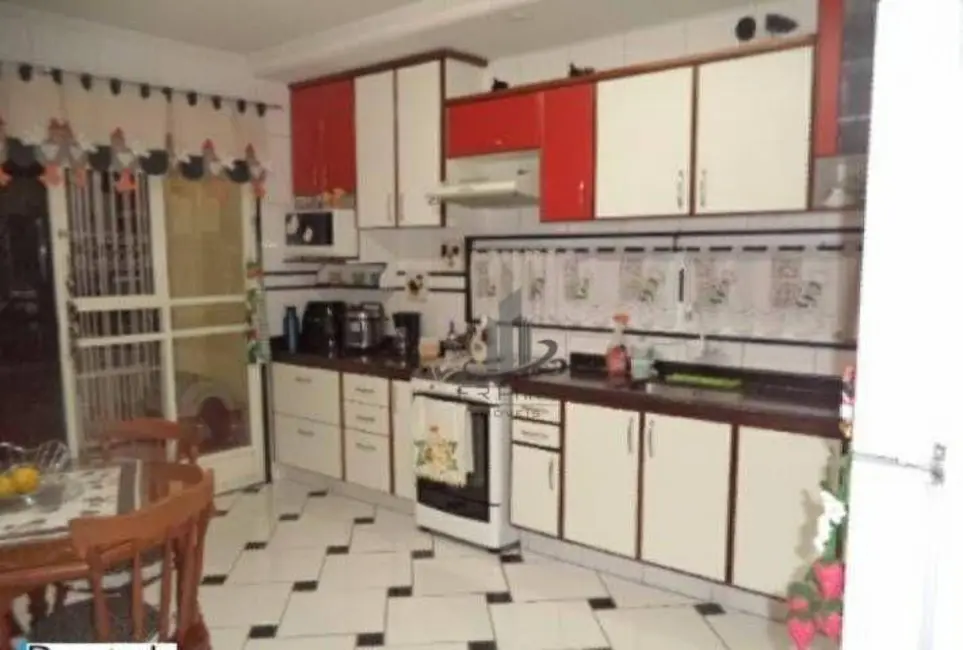 Foto 1 de Casa com 4 quartos à venda, 300m2 em Retiro, Volta Redonda - RJ
