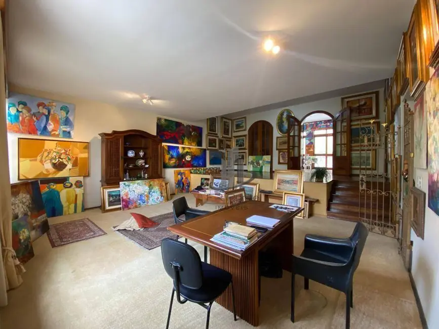 Casa com 4 quartos à venda, 1200m2 em Sessenta, Volta Redonda - RJ - imagem 5 Foto 5 de Casa com 4 quartos à venda, 1200m2 em Sessenta, Volta Redonda - RJ