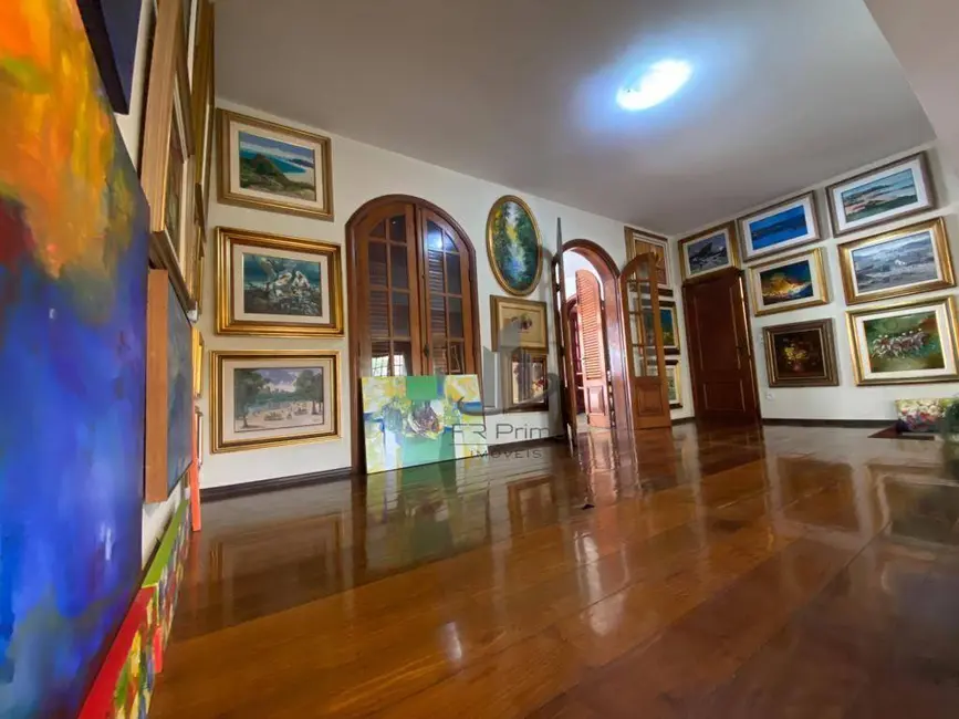 Casa com 4 quartos à venda, 1200m2 em Sessenta, Volta Redonda - RJ - imagem 8 Foto 8 de Casa com 4 quartos à venda, 1200m2 em Sessenta, Volta Redonda - RJ