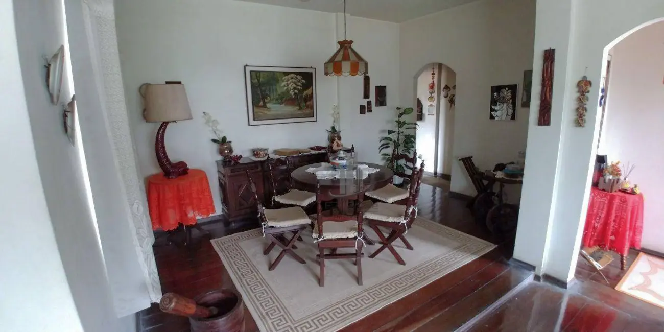 Foto 1 de Casa com 7 quartos à venda, 327m2 em Jardim Amália, Volta Redonda - RJ