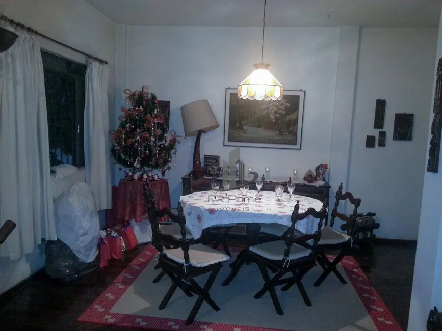 Casa com 7 quartos à venda, 463m2 em Jardim Amália, Volta Redonda - RJ - imagem 4 Foto 4 de Casa com 7 quartos à venda, 463m2 em Jardim Amália, Volta Redonda - RJ