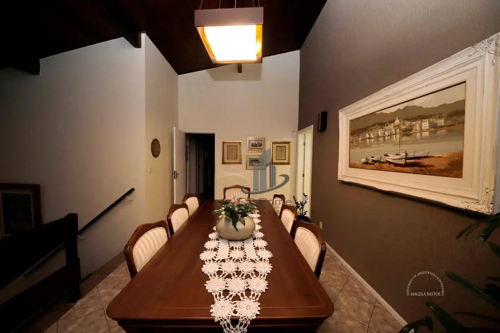 Casa com 3 quartos à venda, 1200m2 em Sessenta, Volta Redonda - RJ - imagem 9 Foto 9 de Casa com 3 quartos à venda, 1200m2 em Sessenta, Volta Redonda - RJ