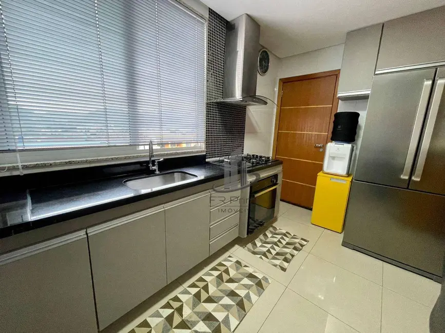 Casa com 4 quartos à venda, 9080m2 em Retiro, Volta Redonda - RJ - imagem 6 Foto 6 de Casa com 4 quartos à venda, 9080m2 em Retiro, Volta Redonda - RJ