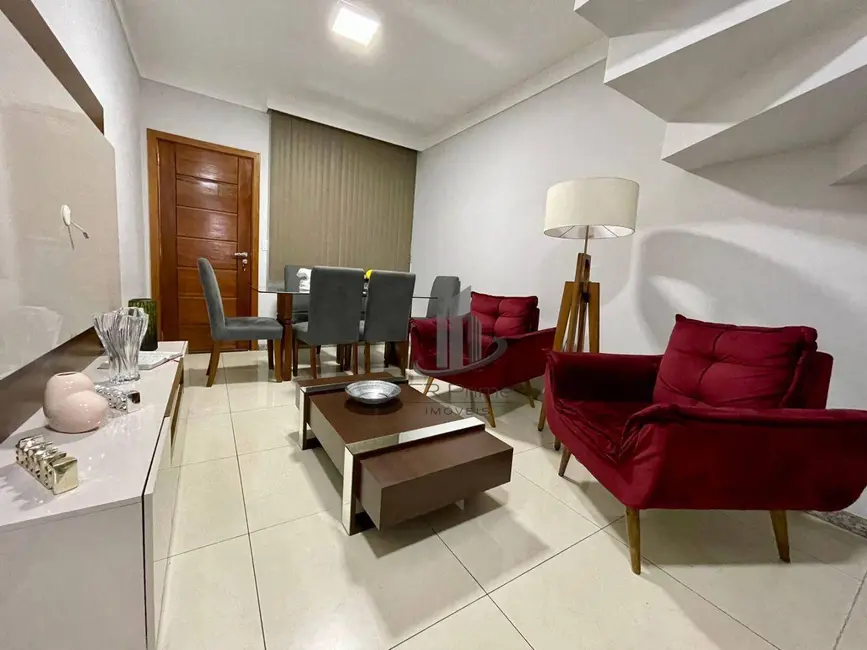 Casa com 4 quartos à venda, 9080m2 em Retiro, Volta Redonda - RJ - imagem 3 Foto 3 de Casa com 4 quartos à venda, 9080m2 em Retiro, Volta Redonda - RJ