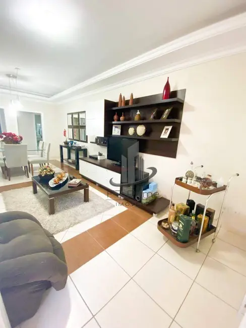 Casa com 3 quartos à venda, 372m2 em Jardim Belvedere, Volta Redonda - RJ - imagem 3 Foto 3 de Casa com 3 quartos à venda, 372m2 em Jardim Belvedere, Volta Redonda - RJ