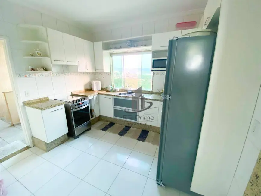 Casa com 3 quartos à venda, 372m2 em Jardim Belvedere, Volta Redonda - RJ - imagem 7 Foto 7 de Casa com 3 quartos à venda, 372m2 em Jardim Belvedere, Volta Redonda - RJ