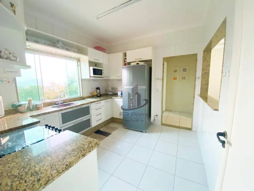 Casa com 3 quartos à venda, 372m2 em Jardim Belvedere, Volta Redonda - RJ - imagem 5 Foto 5 de Casa com 3 quartos à venda, 372m2 em Jardim Belvedere, Volta Redonda - RJ