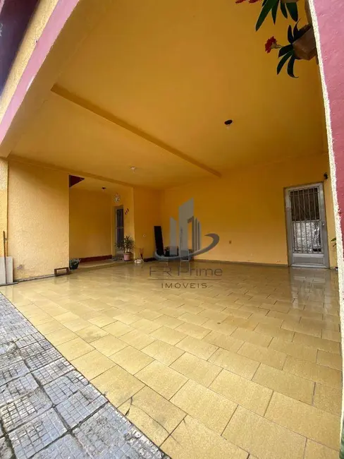 Foto 1 de Casa com 4 quartos à venda, 450m2 em Vila Santa Cecília, Volta Redonda - RJ