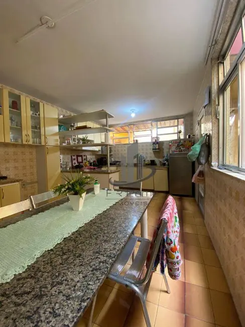 Foto 8 de Casa com 4 quartos à venda, 450m2 em Vila Santa Cecília, Volta Redonda - RJ