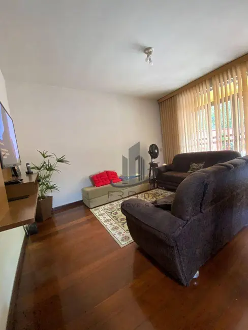 Foto 4 de Casa com 4 quartos à venda, 450m2 em Vila Santa Cecília, Volta Redonda - RJ