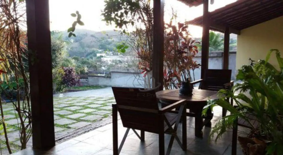 Foto 3 de Chácara com 6 quartos à venda, 850m2 em Vassouras - RJ