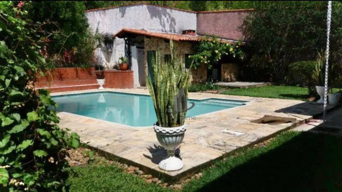 Foto 2 de Chácara com 6 quartos à venda, 850m2 em Vassouras - RJ