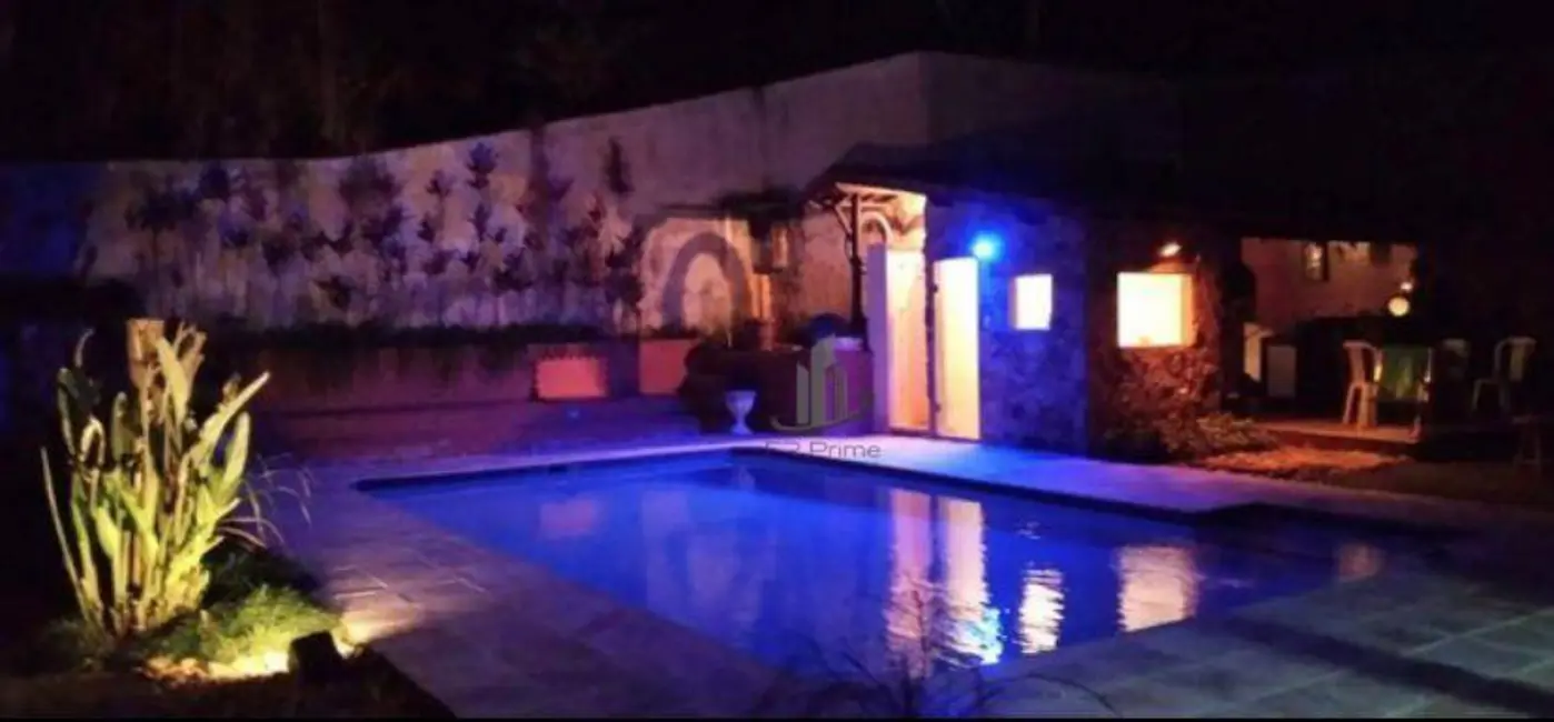 Foto 1 de Chácara com 6 quartos à venda, 850m2 em Vassouras - RJ
