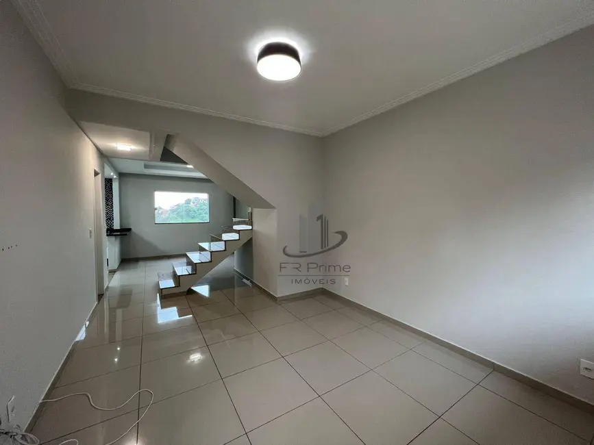 Foto 1 de Casa com 3 quartos à venda, 450m2 em Jardim Suíça, Volta Redonda - RJ