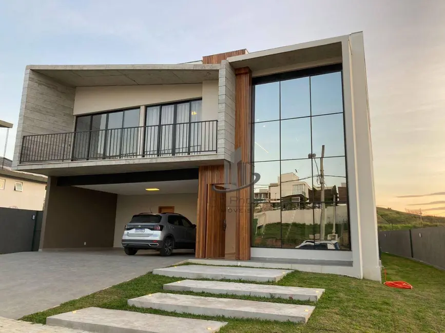 Foto 1 de Casa de Condomínio com 4 quartos à venda, 564m2 em Centro, Volta Redonda - RJ