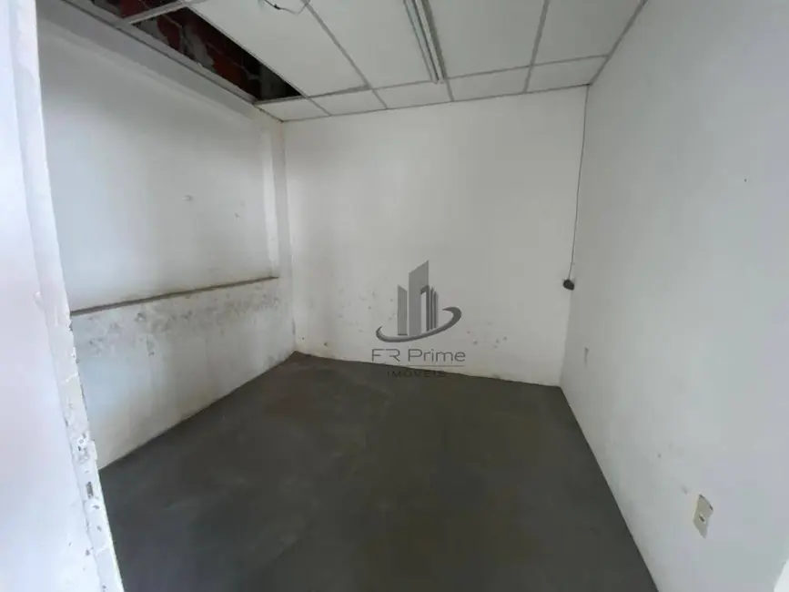 Armazém / Galpão à venda, 513m2 em Saudade, Barra Mansa - RJ - imagem 4 Foto 4 de Armazém / Galpão à venda, 513m2 em Saudade, Barra Mansa - RJ