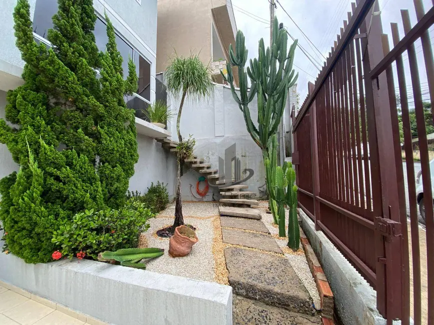Foto 1 de Casa com 4 quartos à venda, 270m2 em Jardim Belvedere, Volta Redonda - RJ