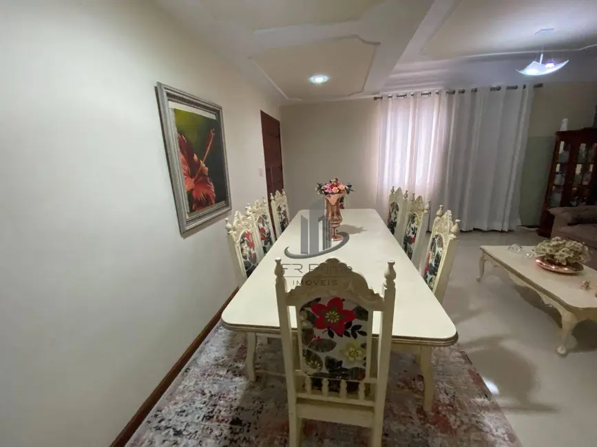 Casa com 4 quartos à venda, 270m2 em Jardim Belvedere, Volta Redonda - RJ - imagem 9 Foto 9 de Casa com 4 quartos à venda, 270m2 em Jardim Belvedere, Volta Redonda - RJ