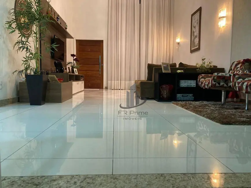 Foto 3 de Casa com 4 quartos à venda, 448m2 em Jardim Belvedere, Volta Redonda - RJ