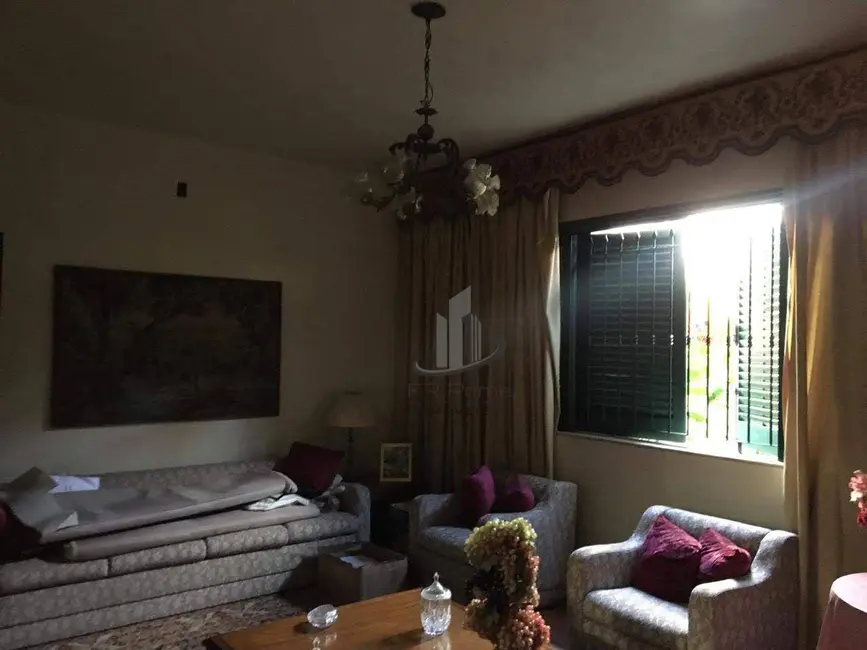 Casa com 3 quartos à venda, 430m2 em Jardim Amália, Volta Redonda - RJ - imagem 8 Foto 8 de Casa com 3 quartos à venda, 430m2 em Jardim Amália, Volta Redonda - RJ