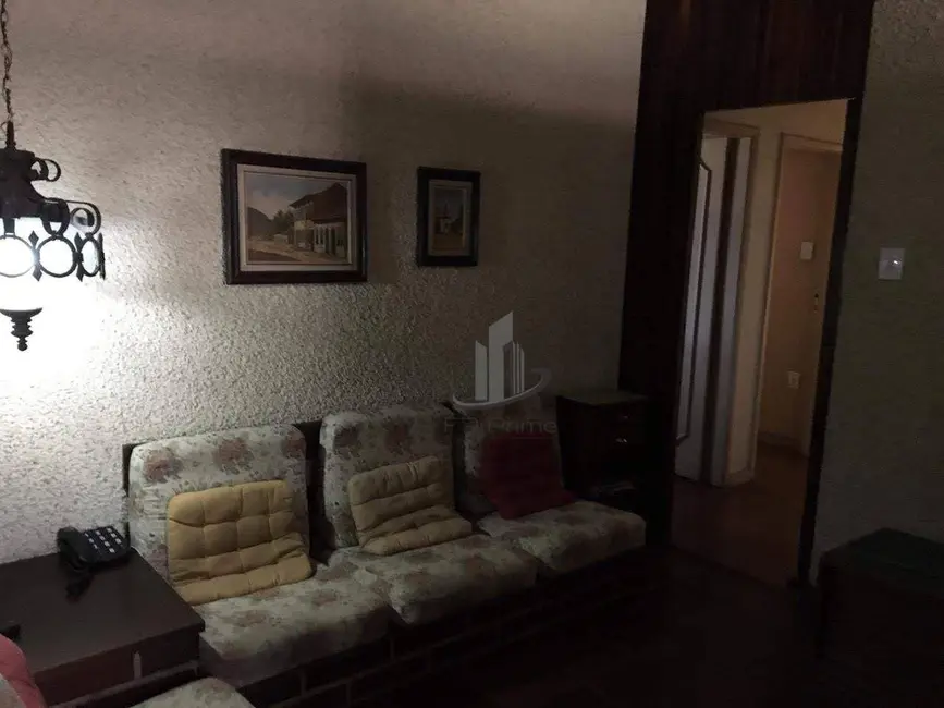 Casa com 3 quartos à venda, 430m2 em Jardim Amália, Volta Redonda - RJ - imagem 4 Foto 4 de Casa com 3 quartos à venda, 430m2 em Jardim Amália, Volta Redonda - RJ