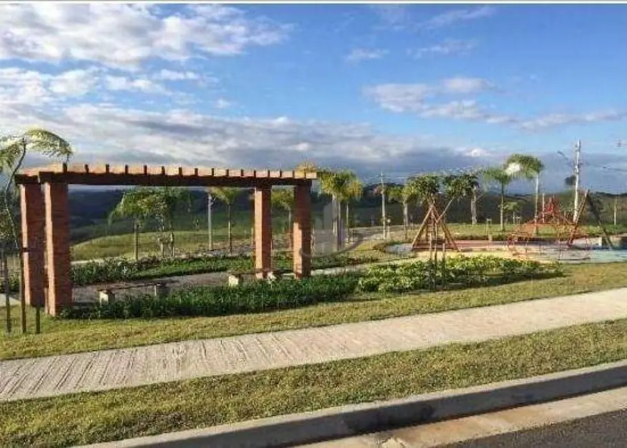 Foto 2 de Terreno / Lote à venda, 444m2 em Volta Redonda - RJ