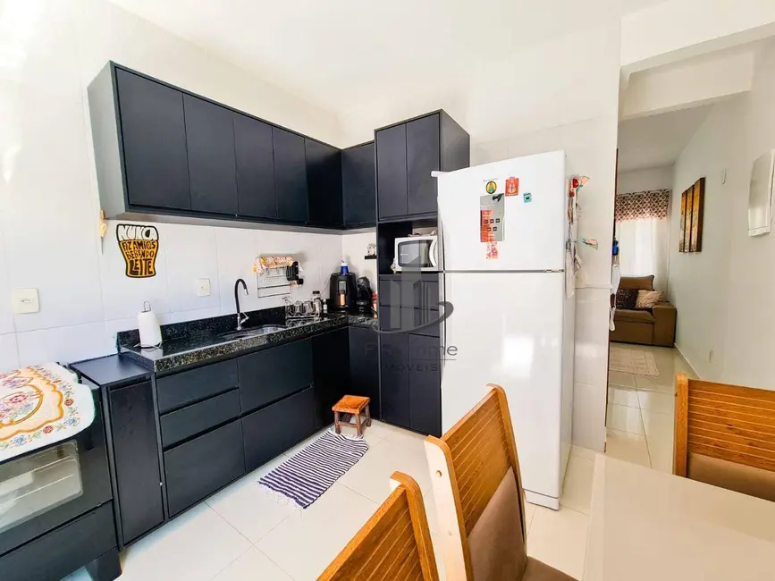 Casa de Condomínio com 2 quartos à venda, 64m2 em Roma, Volta Redonda - RJ - imagem 5 Foto 5 de Casa de Condomínio com 2 quartos à venda, 64m2 em Roma, Volta Redonda - RJ