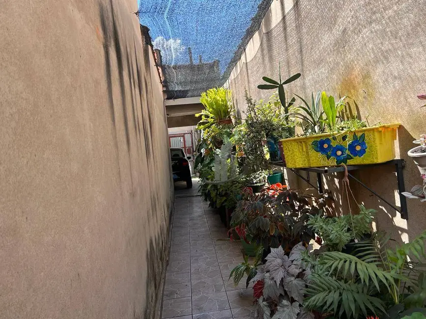 Casa com 2 quartos à venda, 68m2 em Vila Mury, Volta Redonda - RJ - imagem 3 Foto 3 de Casa com 2 quartos à venda, 68m2 em Vila Mury, Volta Redonda - RJ