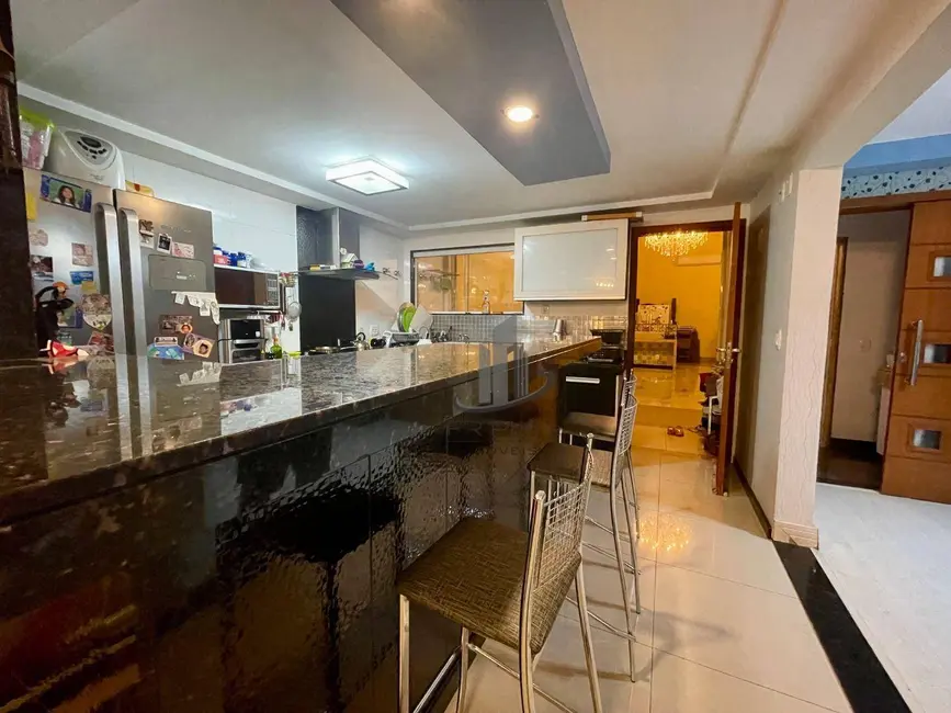 Casa com 3 quartos à venda, 240m2 em Jardim Belvedere, Volta Redonda - RJ - imagem 7 Foto 7 de Casa com 3 quartos à venda, 240m2 em Jardim Belvedere, Volta Redonda - RJ