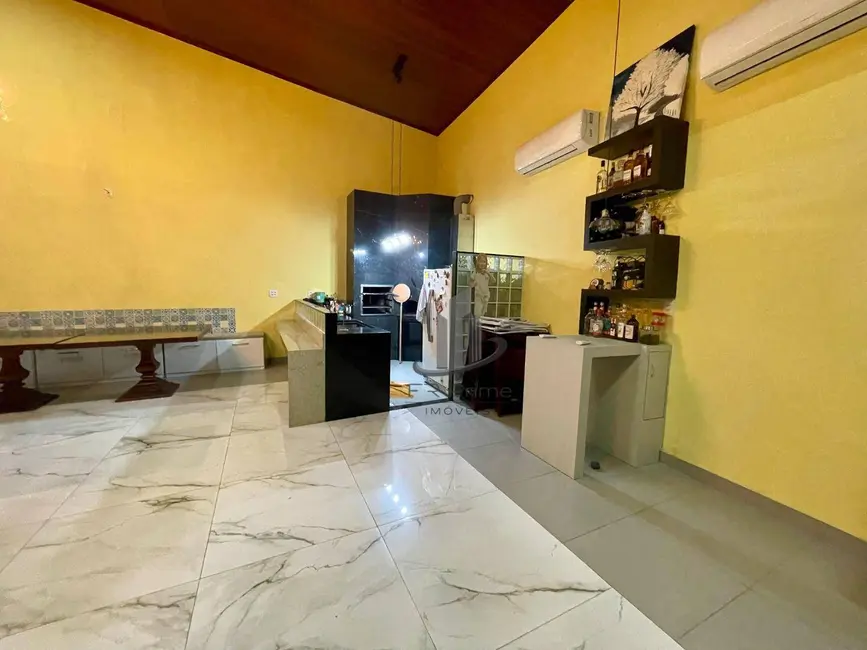 Foto 2 de Casa com 3 quartos à venda, 240m2 em Jardim Belvedere, Volta Redonda - RJ