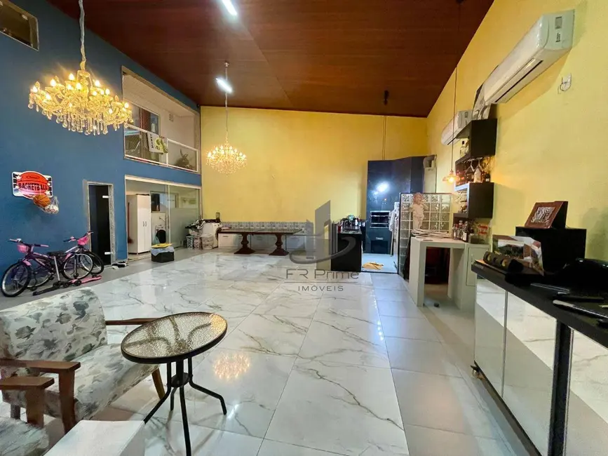 Casa com 3 quartos à venda, 240m2 em Jardim Belvedere, Volta Redonda - RJ - imagem 3 Foto 3 de Casa com 3 quartos à venda, 240m2 em Jardim Belvedere, Volta Redonda - RJ