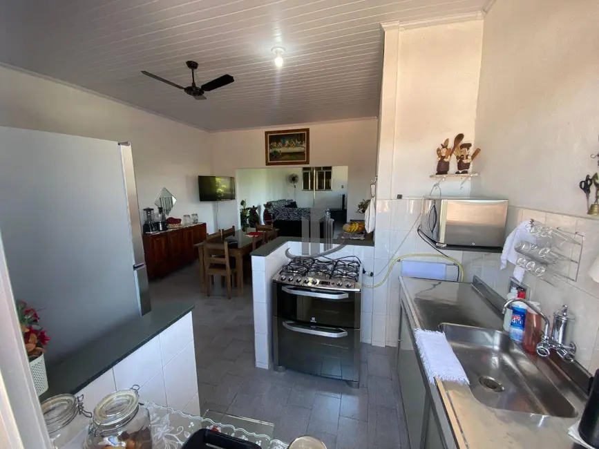 Foto 3 de Casa com 4 quartos à venda, 360m2 em Aero Clube, Volta Redonda - RJ