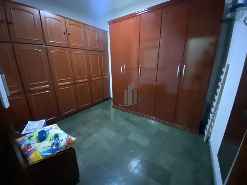 Foto 7 de Casa com 4 quartos à venda, 360m2 em Aero Clube, Volta Redonda - RJ