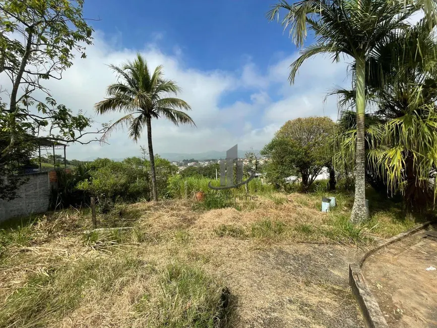 Foto 2 de Terreno / Lote à venda, 960m2 em Roma, Volta Redonda - RJ