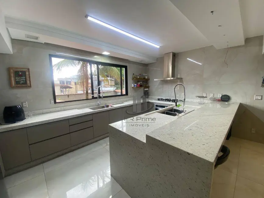 Casa com 5 quartos à venda, 450m2 em Ano Bom, Barra Mansa - RJ - imagem 3 Foto 3 de Casa com 5 quartos à venda, 450m2 em Ano Bom, Barra Mansa - RJ