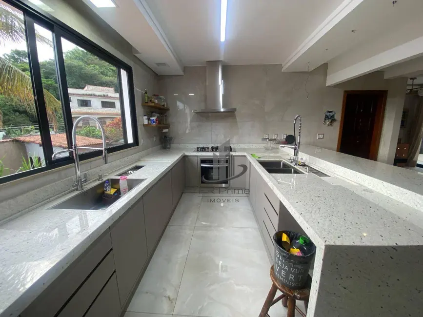 Casa com 5 quartos à venda, 450m2 em Ano Bom, Barra Mansa - RJ - imagem 7 Foto 7 de Casa com 5 quartos à venda, 450m2 em Ano Bom, Barra Mansa - RJ