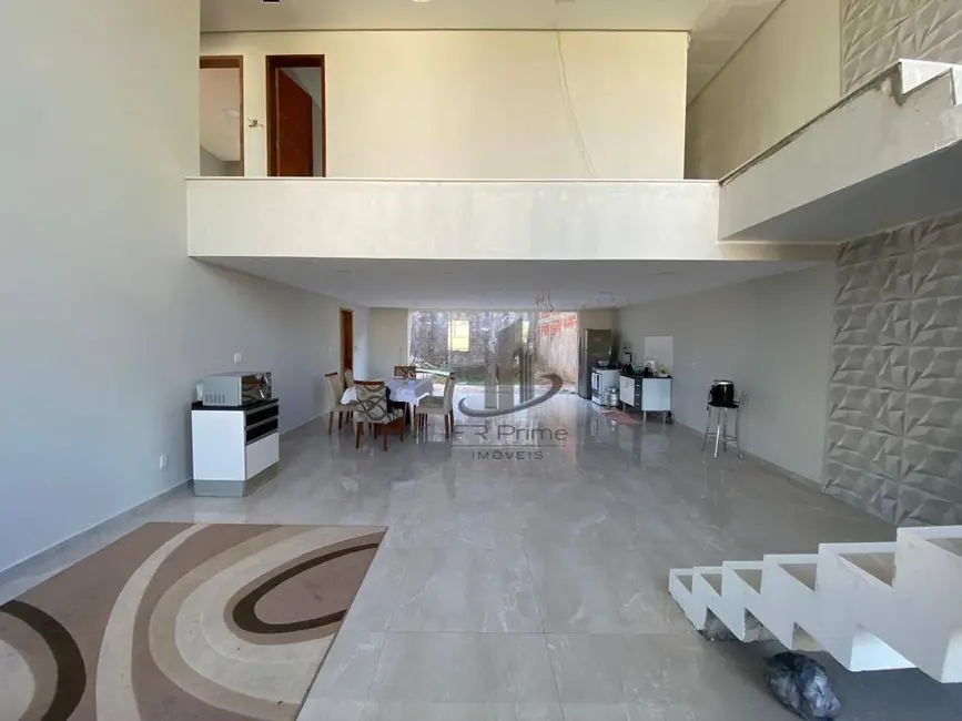 Casa de Condomínio com 3 quartos à venda, 380m2 em Barra Do Pirai - RJ - imagem 3 Foto 3 de Casa de Condomínio com 3 quartos à venda, 380m2 em Barra Do Pirai - RJ