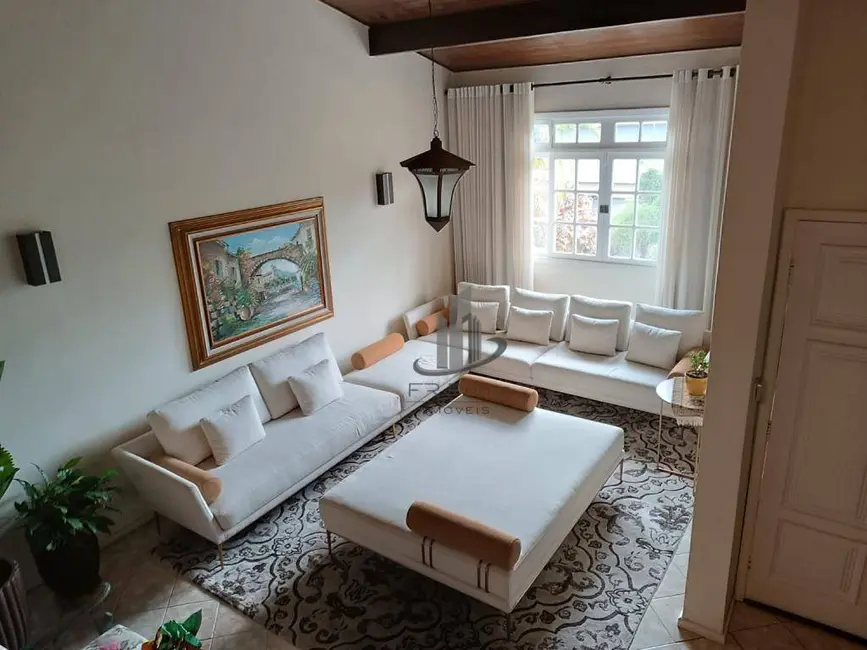 Casa com 3 quartos à venda, 1200m2 em Sessenta, Volta Redonda - RJ - imagem 1 Foto 1 de Casa com 3 quartos à venda, 1200m2 em Sessenta, Volta Redonda - RJ