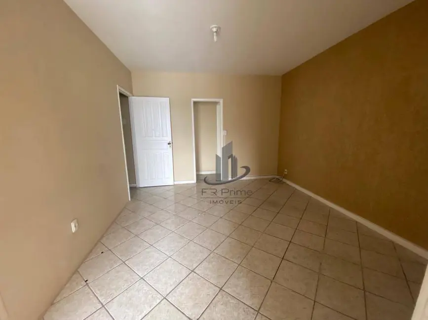 Foto 3 de Apartamento com 2 quartos à venda, 60m2 em Aterrado, Volta Redonda - RJ