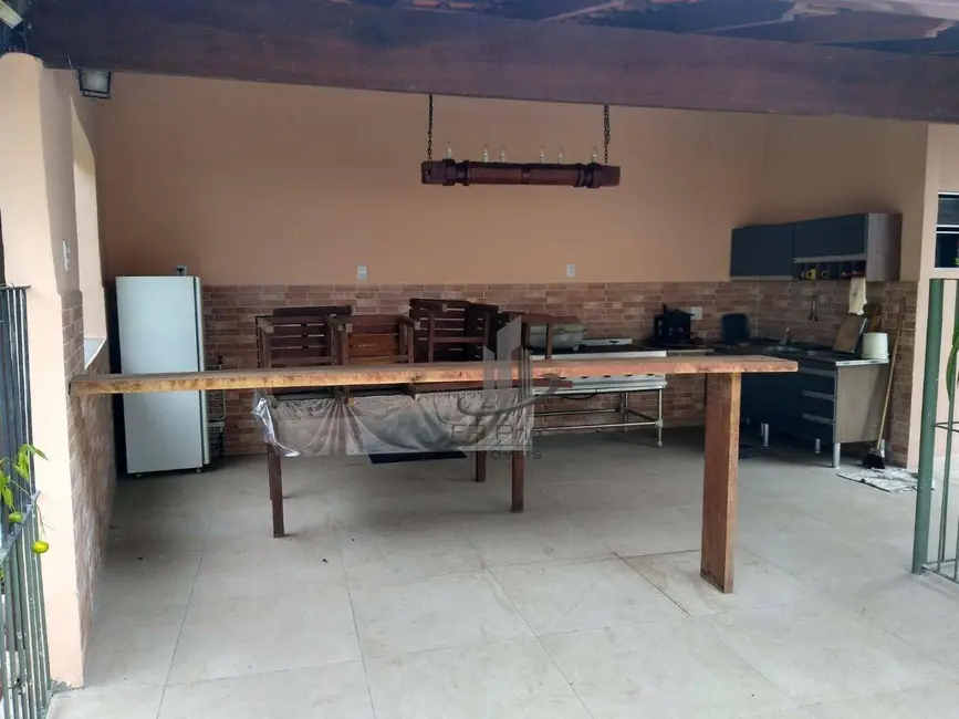 Casa com 4 quartos à venda, 162m2 em Jardim Belvedere, Volta Redonda - RJ - imagem 9 Foto 9 de Casa com 4 quartos à venda, 162m2 em Jardim Belvedere, Volta Redonda - RJ