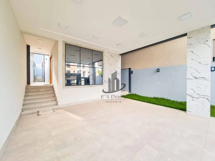 Casa com 3 quartos à venda, 225m2 em Jardim Belvedere, Volta Redonda - RJ - imagem 3 Foto 3 de Casa com 3 quartos à venda, 225m2 em Jardim Belvedere, Volta Redonda - RJ
