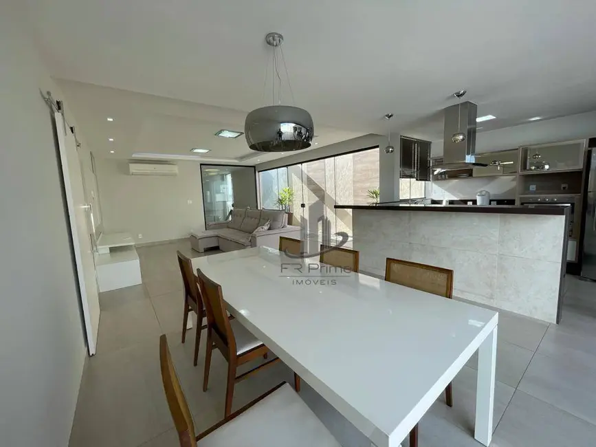 Casa de Condomínio com 3 quartos à venda, 360m2 em Jardim Belvedere, Volta Redonda - RJ - imagem 6 Foto 6 de Casa de Condomínio com 3 quartos à venda, 360m2 em Jardim Belvedere, Volta Redonda - RJ