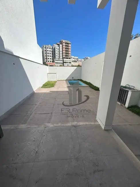 Casa de Condomínio com 3 quartos à venda, 209m2 em Jardim Belvedere, Volta Redonda - RJ - imagem 8 Foto 8 de Casa de Condomínio com 3 quartos à venda, 209m2 em Jardim Belvedere, Volta Redonda - RJ