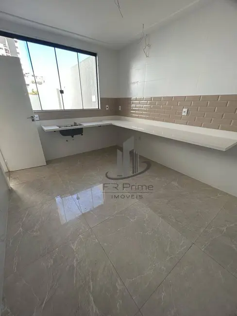 Casa de Condomínio com 3 quartos à venda, 209m2 em Jardim Belvedere, Volta Redonda - RJ - imagem 5 Foto 5 de Casa de Condomínio com 3 quartos à venda, 209m2 em Jardim Belvedere, Volta Redonda - RJ