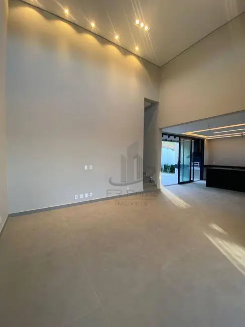 Casa com 4 quartos à venda, 300m2 em Volta Redonda - RJ - imagem 2 Foto 2 de Casa com 4 quartos à venda, 300m2 em Volta Redonda - RJ