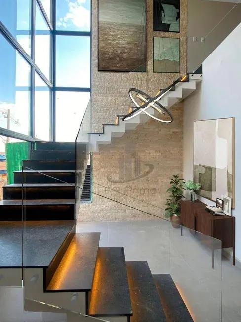 Casa com 4 quartos à venda, 300m2 em Volta Redonda - RJ - imagem 3 Foto 3 de Casa com 4 quartos à venda, 300m2 em Volta Redonda - RJ